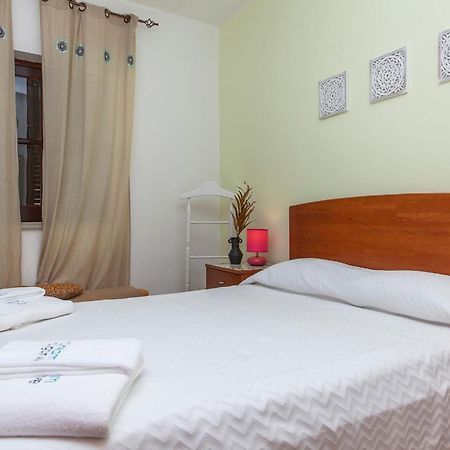 J - Casa Do Farol Guesthouse لاغوس الغرفة الصورة