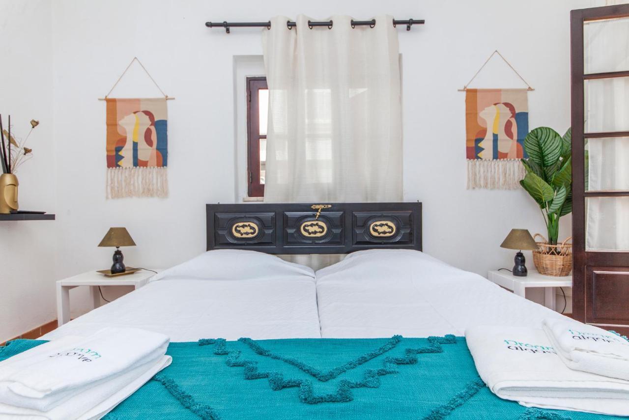 J - Casa Do Farol Guesthouse لاغوس المظهر الخارجي الصورة