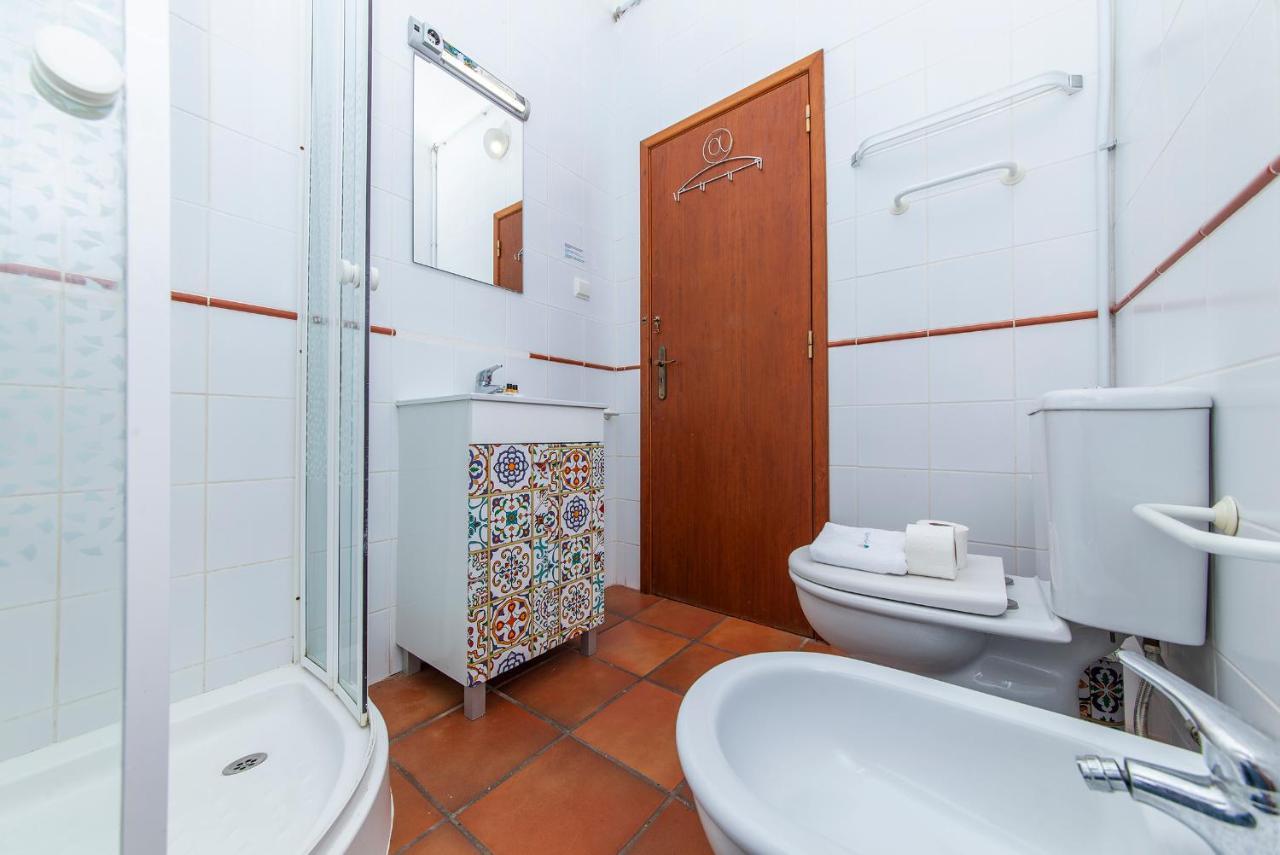 J - Casa Do Farol Guesthouse لاغوس المظهر الخارجي الصورة