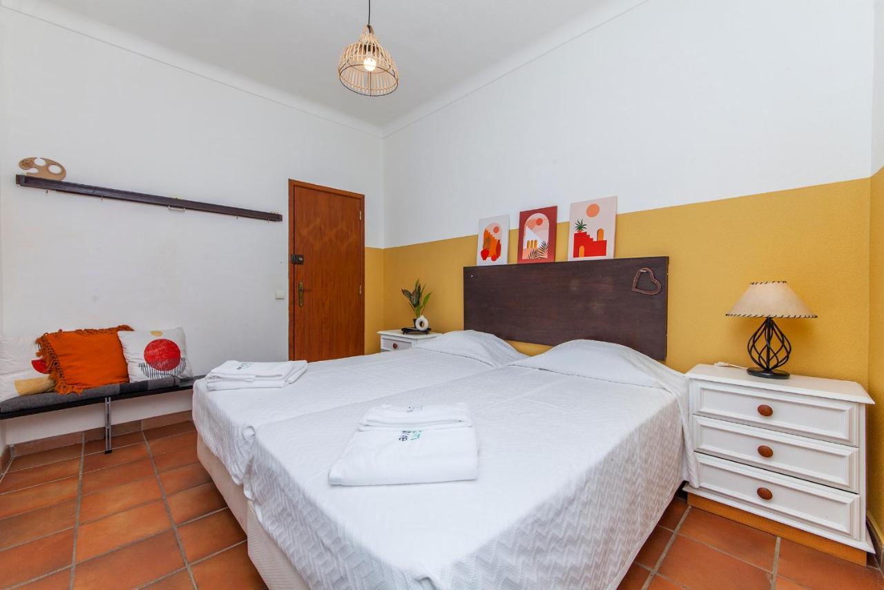 J - Casa Do Farol Guesthouse لاغوس المظهر الخارجي الصورة
