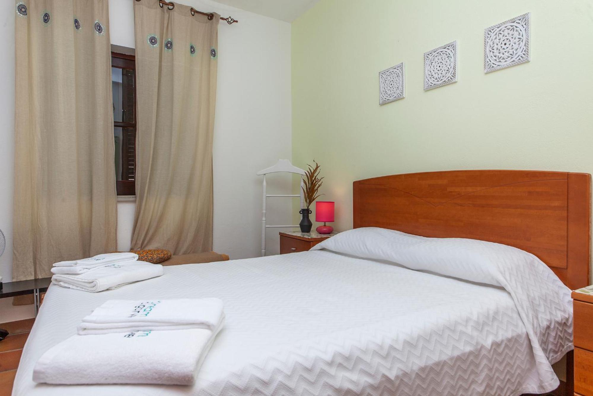 J - Casa Do Farol Guesthouse لاغوس الغرفة الصورة