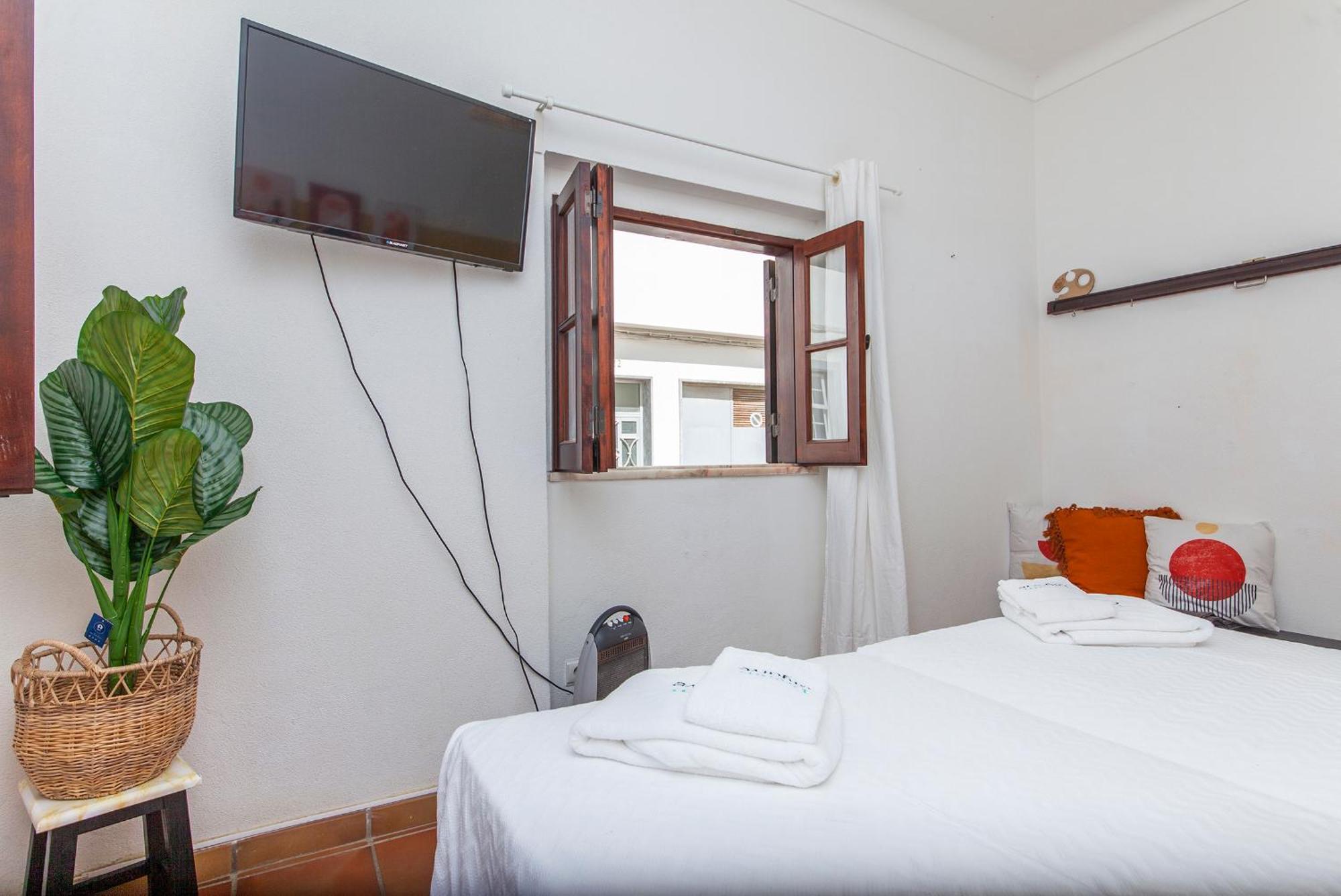 J - Casa Do Farol Guesthouse لاغوس الغرفة الصورة